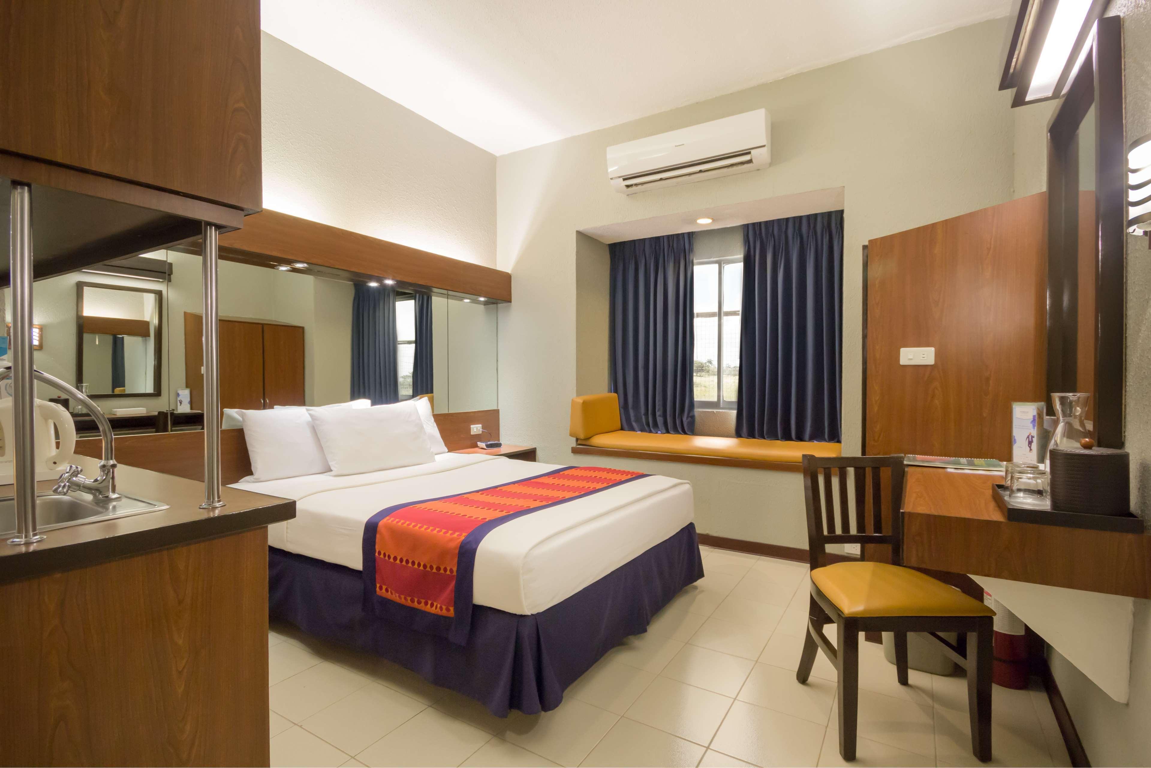 Microtel By Wyndham Eagle Ridge General Trias  Esterno foto