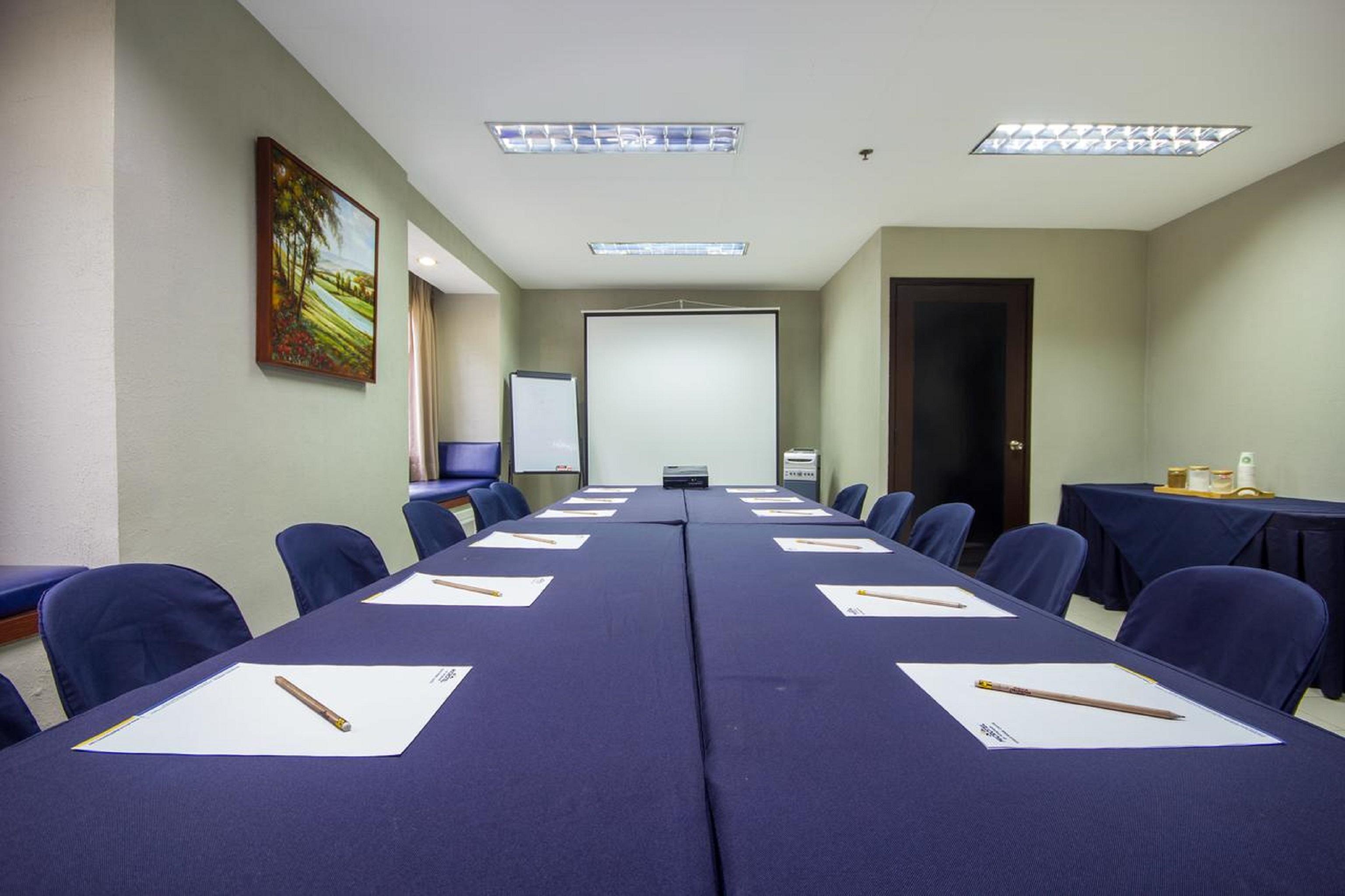 Microtel By Wyndham Eagle Ridge General Trias  Esterno foto