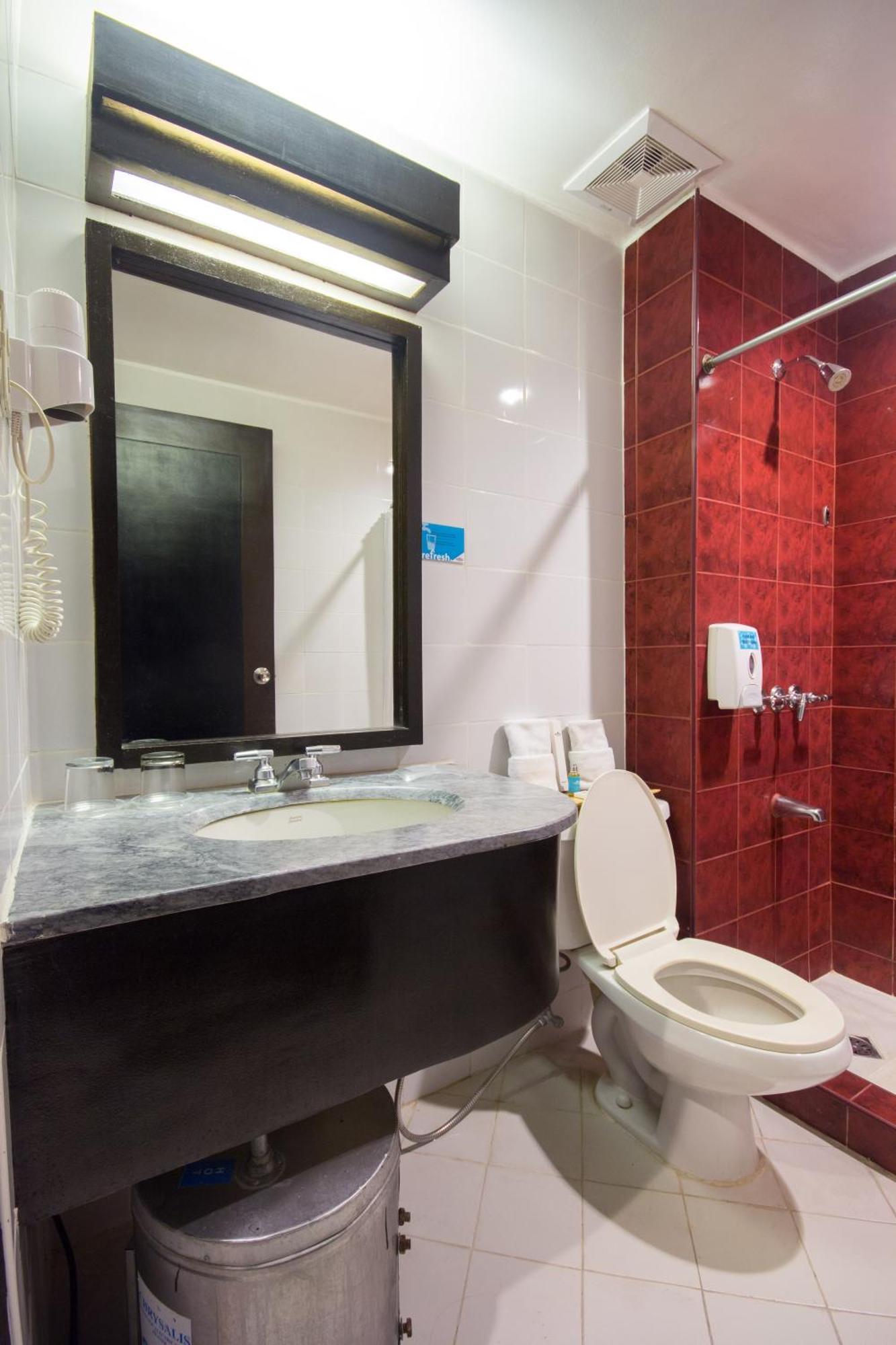 Microtel By Wyndham Eagle Ridge General Trias  Esterno foto