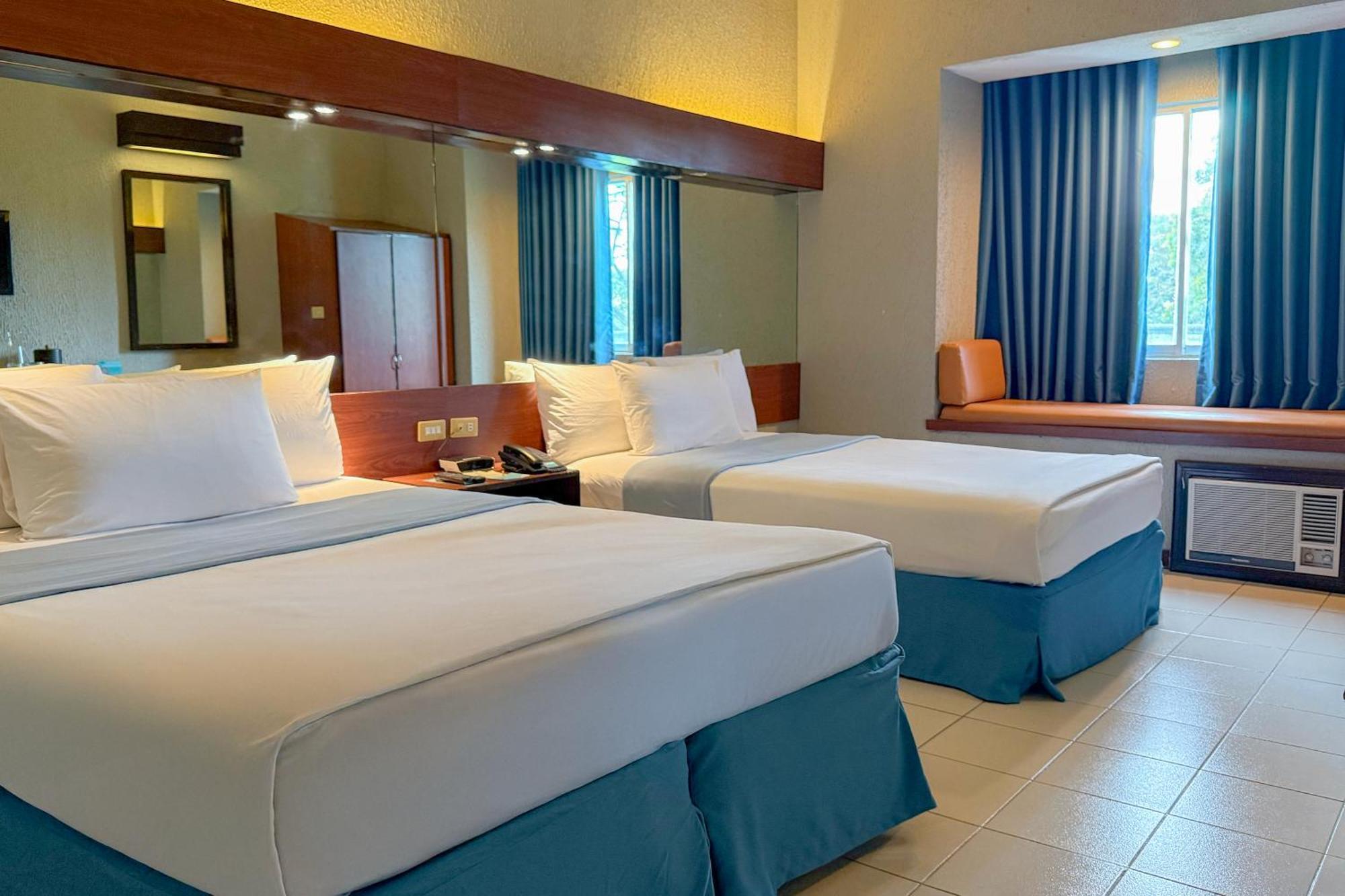 Microtel By Wyndham Eagle Ridge General Trias  Esterno foto